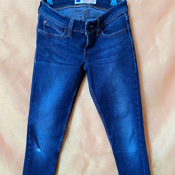 Levis Skinny Jeans - Picture 1 of 4